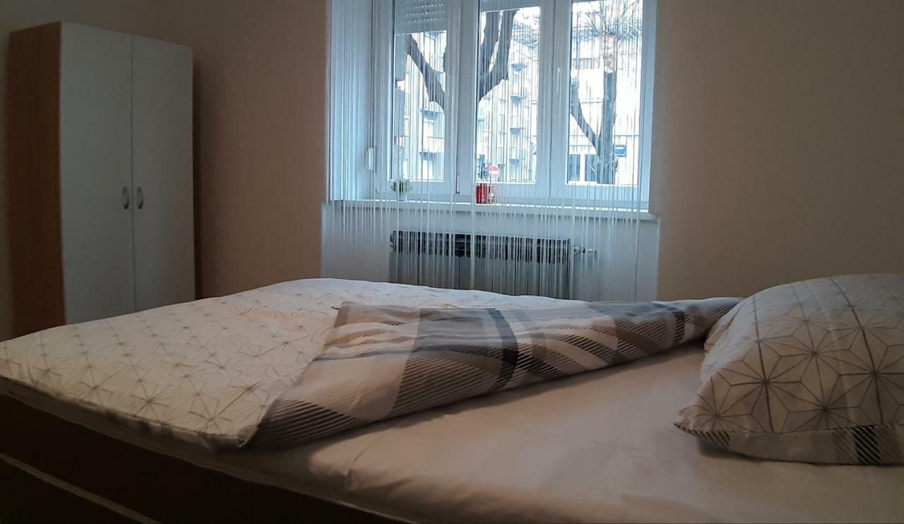 Apartman Pozeg Lägenhet Zagreb Exteriör bild
